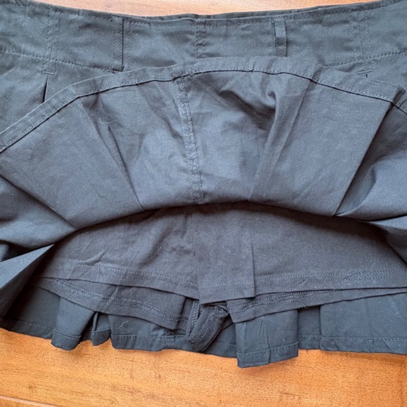 NWT Charlotte Russe Black Pleated Skort Sz S - Y2K Trendsetter - Picture 6 of 13